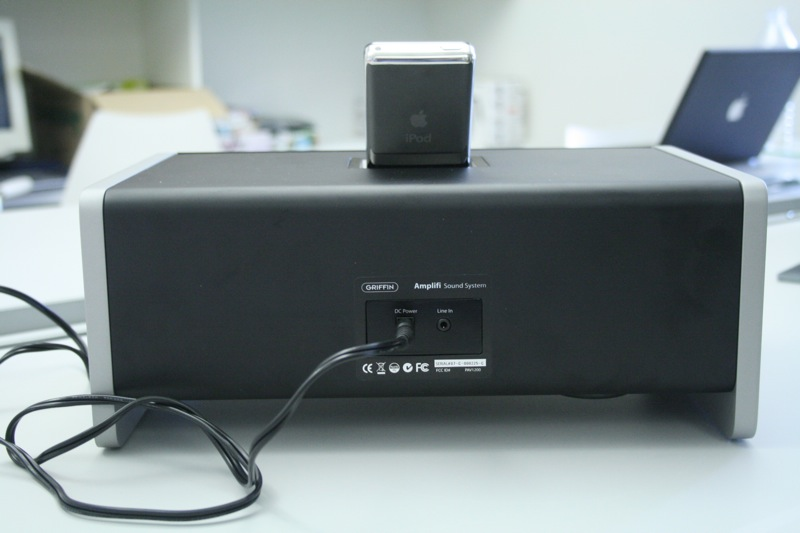 Illustration for article titled Sneak Peek at Griffin's Wireless Evolve iPod Speakers